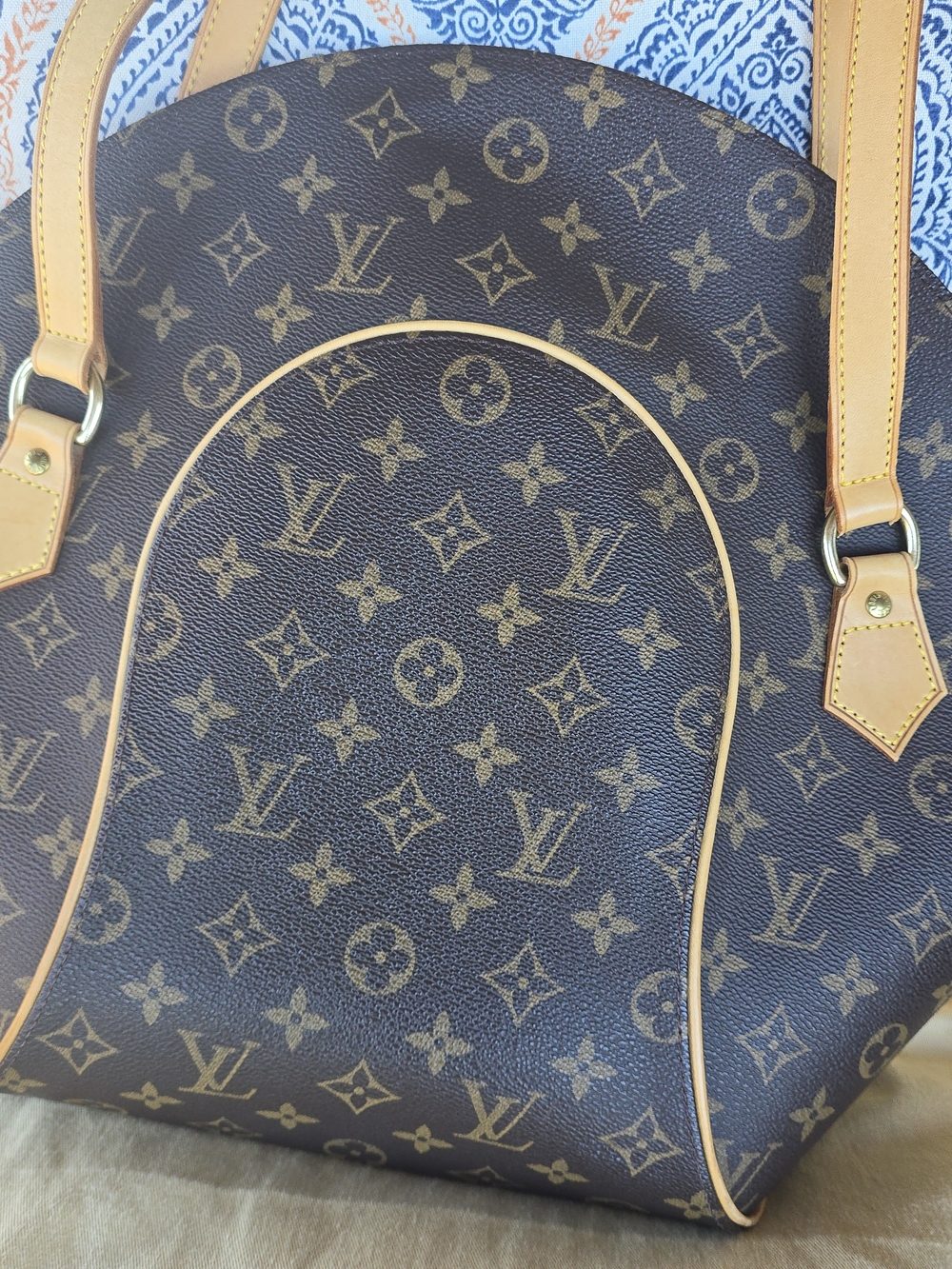 Louis Vuitton Monogram Shoulder Bag Leather - Brown/Tan